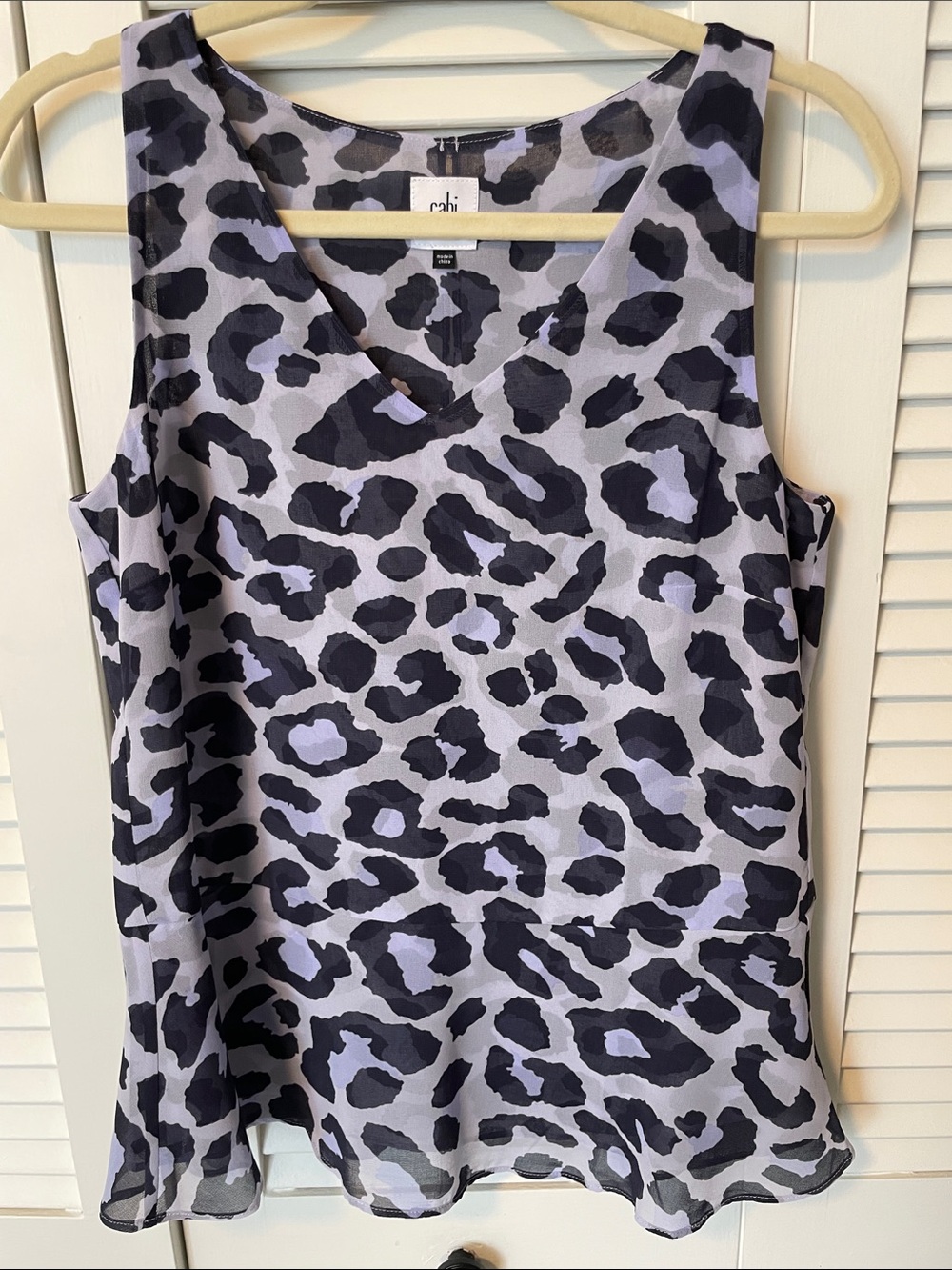 Cabi Feline Lavender& Black Leopard Print Sleeveless Blouse